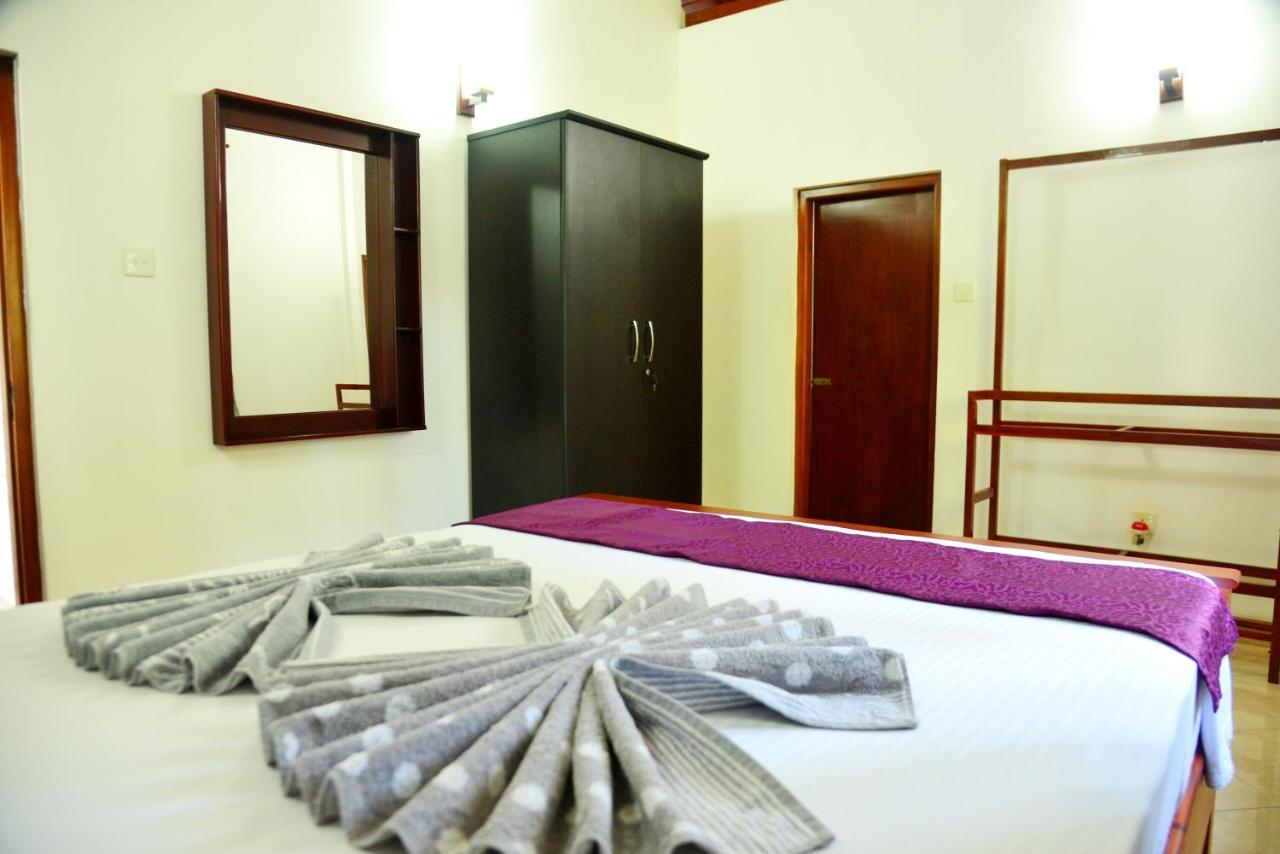 Cinnamon Holiday Inn Hikkaduwa Ngoại thất bức ảnh