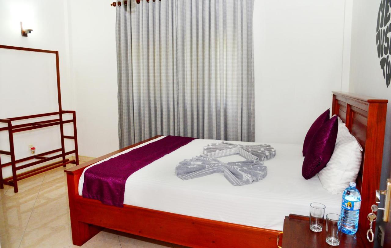 Cinnamon Holiday Inn Hikkaduwa Ngoại thất bức ảnh